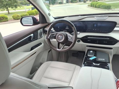 Used 2025 Buick Enclave Avenir w/ Super Cruise Package FWD image 15