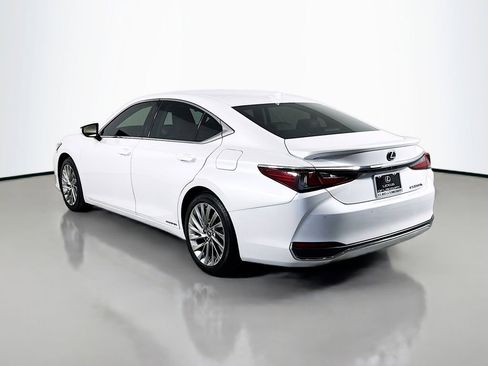 Used 2021 Lexus ES 300h Ultra Luxury w/ Accessory Package 2 image 7