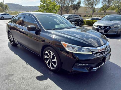 Used 2017 Honda Accord EX-L image 6