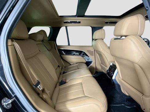 Used 2025 Land Rover Range Rover SE AWD/4WD image 15