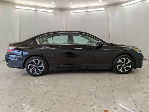 Used 2017 Honda Accord EX-L image 11