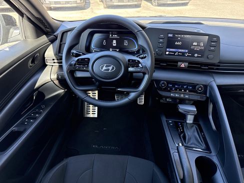 Certified 2025 Hyundai Elantra Sport image 15