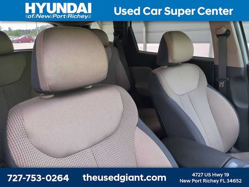 Certified 2023 Hyundai Santa Fe SE FWD image 6
