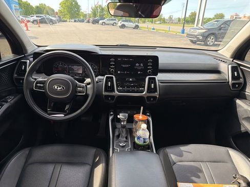 Used 2021 Kia Sorento S w/ Panoramic Sunroof Package FWD image 5