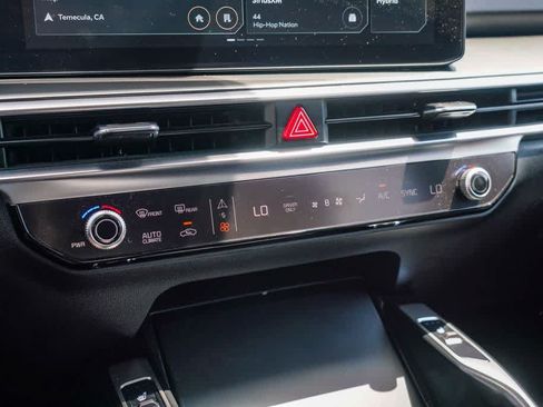 Certified 2025 Kia Sorento EX FWD image 21