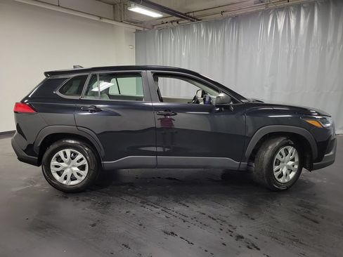 Used 2025 Toyota Corolla Cross L FWD image 9