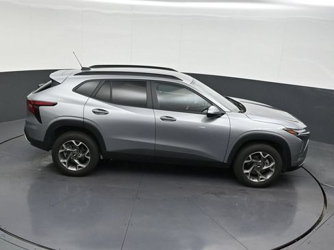 Used 2025 Chevrolet Trax LT w/ Driver Confidence Package FWD image 20