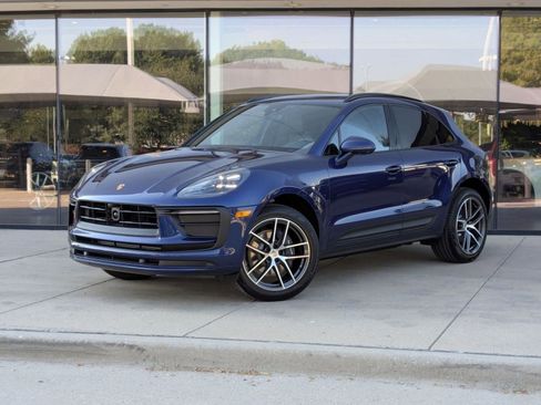 Certified 2026 Porsche Macan AWD/4WD image 1