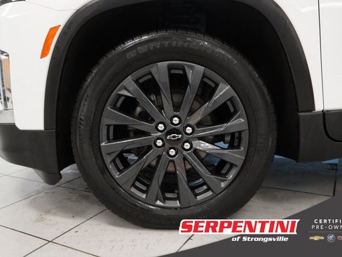 Certified 2023 Chevrolet Traverse RS image 16