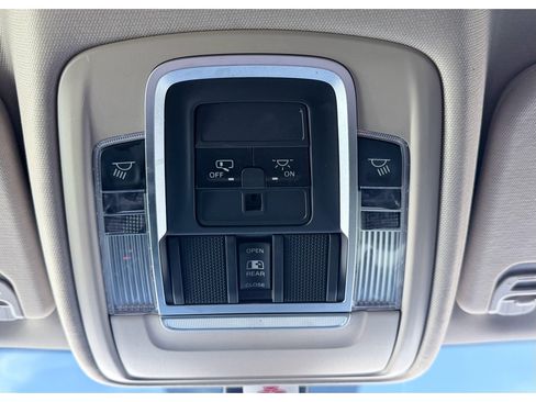 Used 2020 RAM 1500 Laramie AWD/4WD image 18