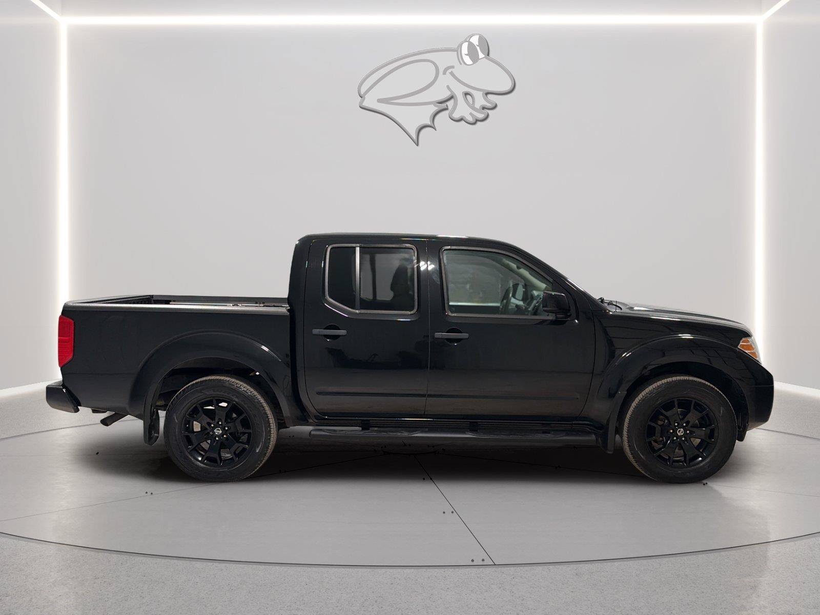 Used 2021 Nissan Frontier SV w/ Midnight Edition Floor Mats AWD/4WD image 6