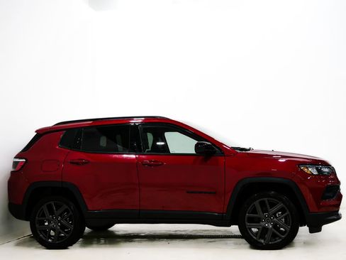 New 2026 Jeep Compass Latitude image 4