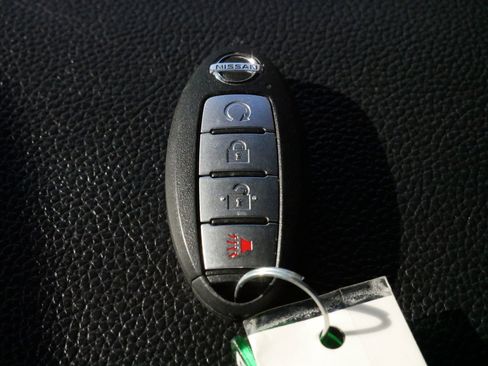 Used 2020 Nissan Titan PRO-4X w/ Pro-4x Convenience Package image 33