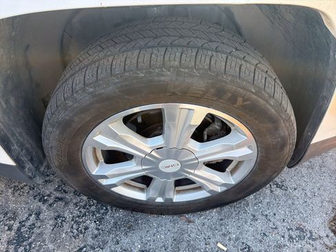 Used 2017 GMC Terrain SLT w/ Open Road Package image 13