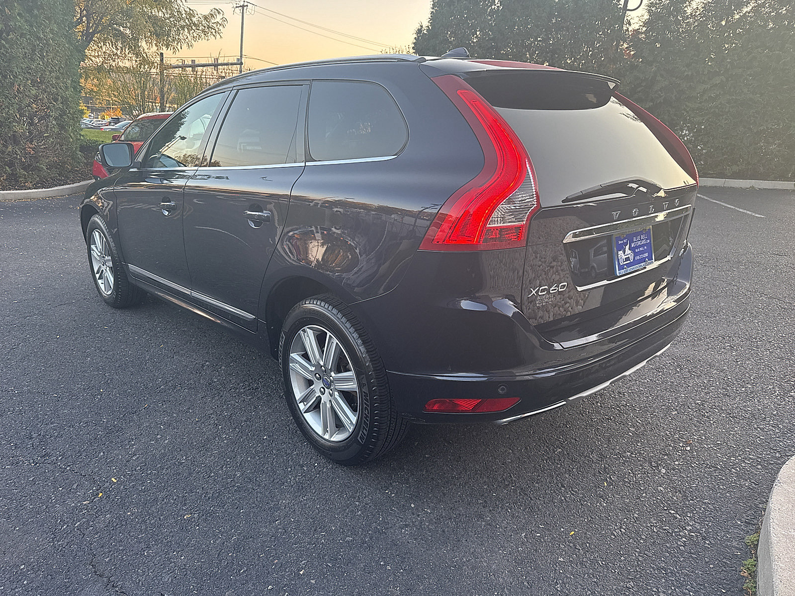Used 2016 Volvo XC60 T6 w/ Proximity Package AWD/4WD image 7