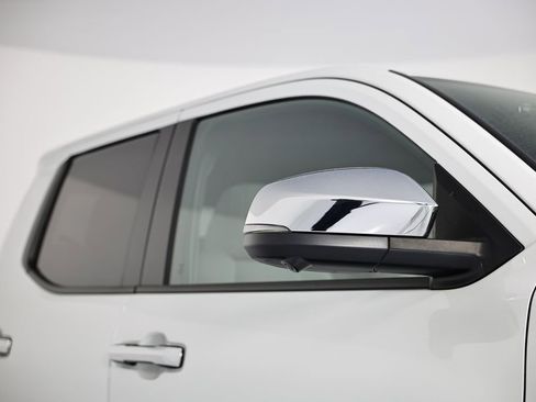 Used 2025 Toyota Tacoma Limited image 14