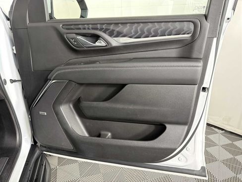 Used 2024 GMC Yukon XL Denali RWD image 12