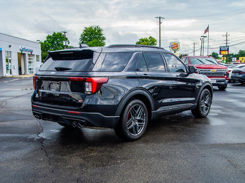 Used 2025 Ford Explorer ST AWD/4WD image 7