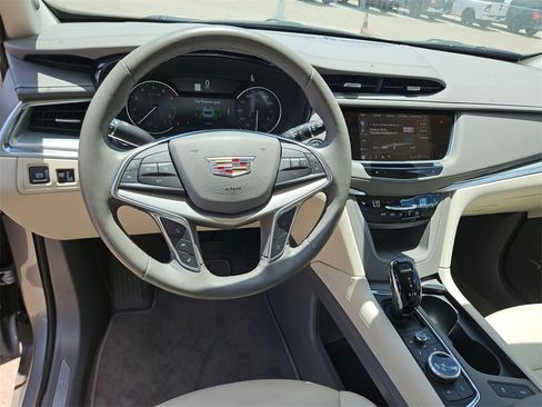 Used 2024 Cadillac XT5 Premium Luxury image 18