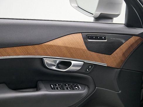 Certified 2024 Volvo XC90 T8 Plus AWD/4WD image 11