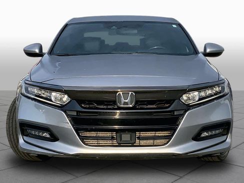 Used 2018 Honda Accord Sport image 4