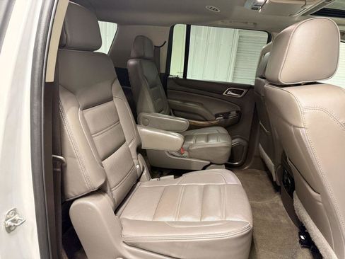 Used 2019 GMC Yukon XL Denali w/ Denali Ultimate Package AWD/4WD image 37
