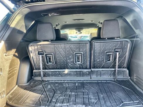 Used 2023 Chevrolet Traverse LT w/ LPO, Floor Liner Package image 23