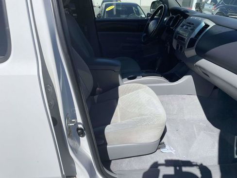 Used 2011 Toyota Tacoma PreRunner w/ SR5 Pkg #2 RWD image 43