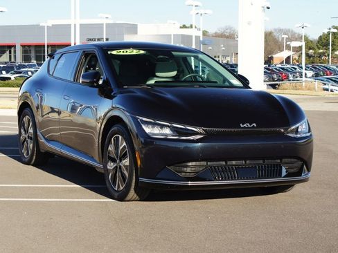 Used 2022 Kia EV6 Wind image 2