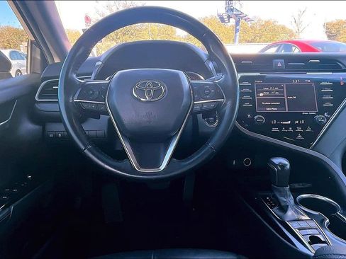 Used 2020 Toyota Camry XSE image 8