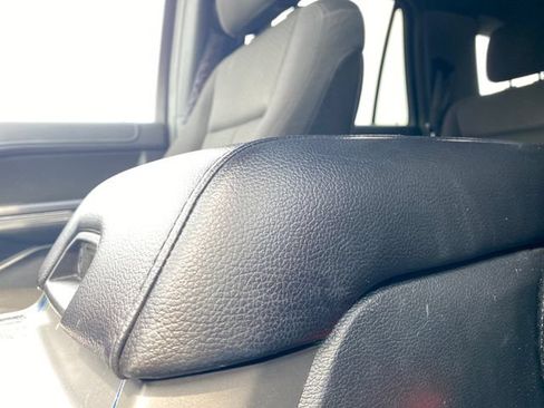 Used 2020 Ford Expedition XLT AWD/4WD image 24