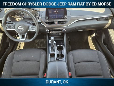 Used 2024 Nissan Altima 2.5 SV FWD image 19