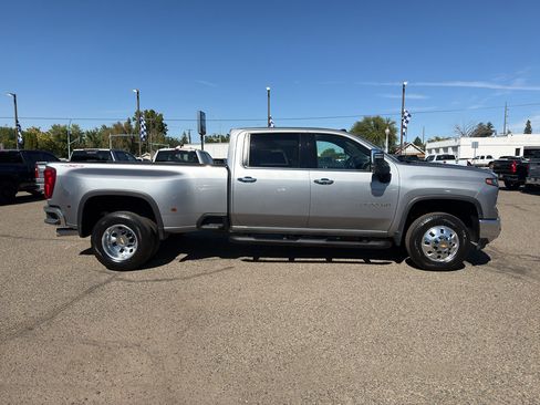 Used 2025 Chevrolet Silverado 3500 LTZ w/ LTZ Plus Package AWD/4WD image 4