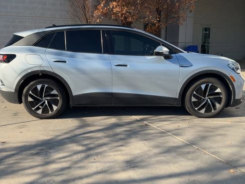 Used 2021 Volkswagen ID.4 Pro w/ ID.4 Protection Package image 9