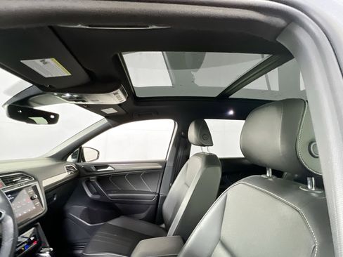 Used 2023 Volkswagen Tiguan SE R-Line image 21