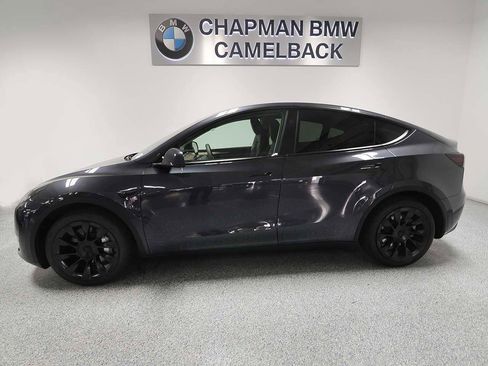 Used 2024 Tesla Model Y Long Range image 3