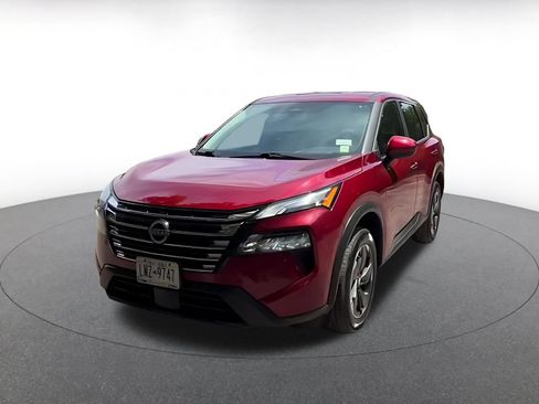 Used 2025 Nissan Rogue SV AWD/4WD image 4