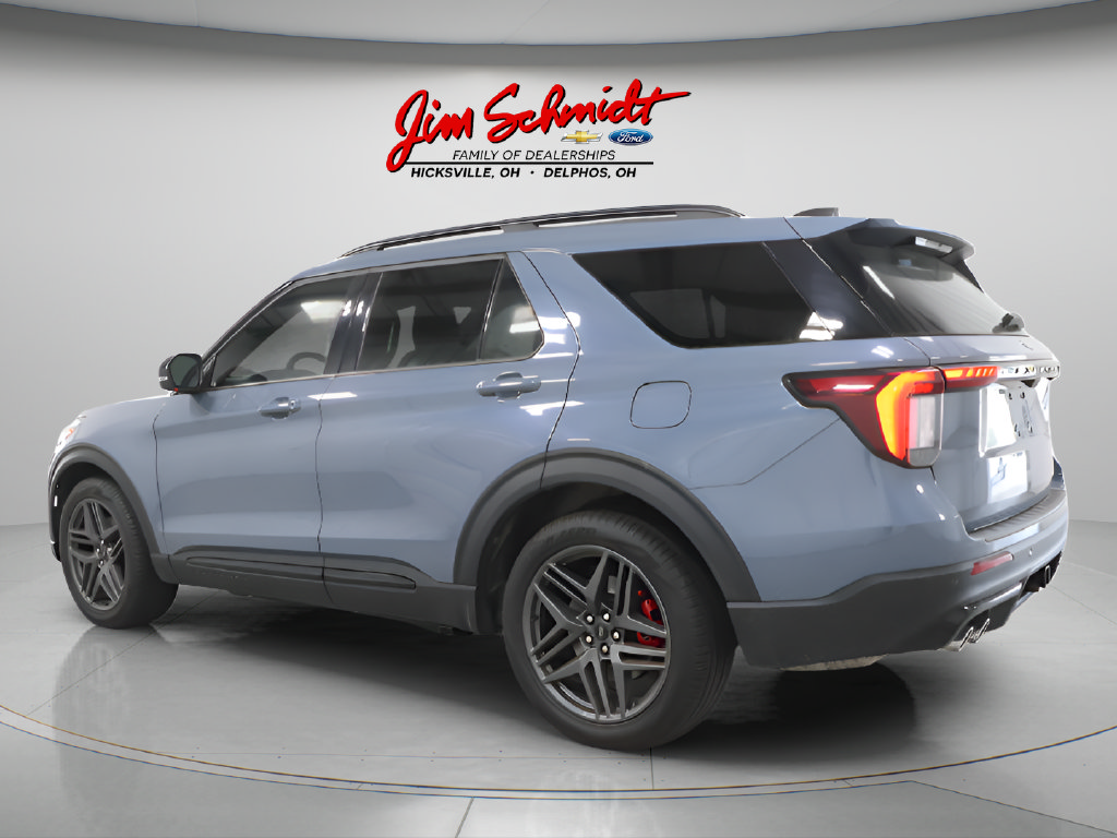 Used 2025 Ford Explorer ST AWD/4WD image 4