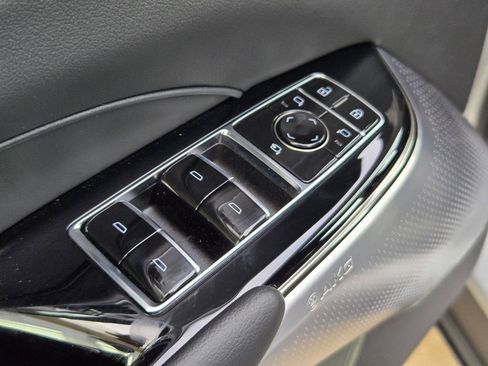 Certified 2025 Cadillac Lyriq Luxury w/ LPO, Floor Liner Package image 27