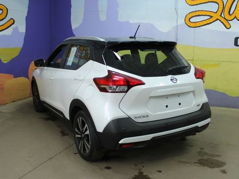 Used 2020 Nissan Kicks SR w/ SR Premium Package image 6