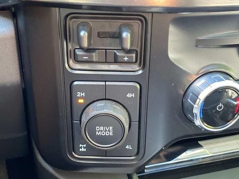 Used 2024 Ford F250 Lariat w/ Lariat Ultimate Package AWD/4WD image 28