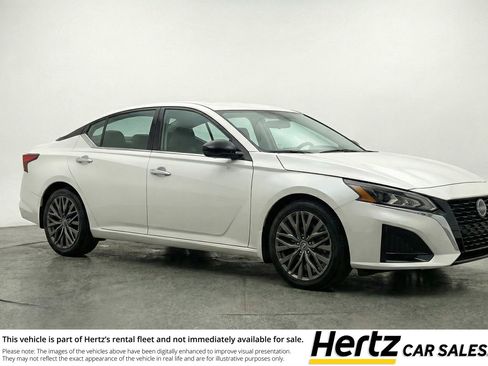 Used 2025 Nissan Altima 2.5 SV FWD image 1