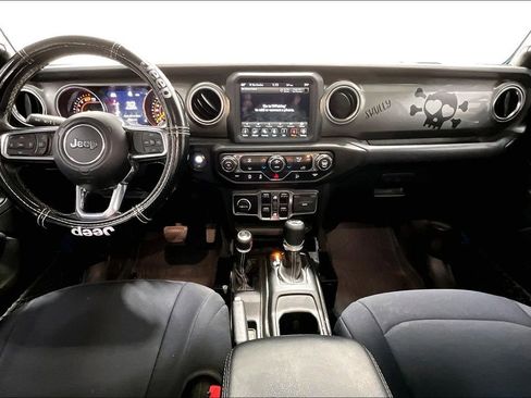 Used 2020 Jeep Wrangler Unlimited Sahara image 18