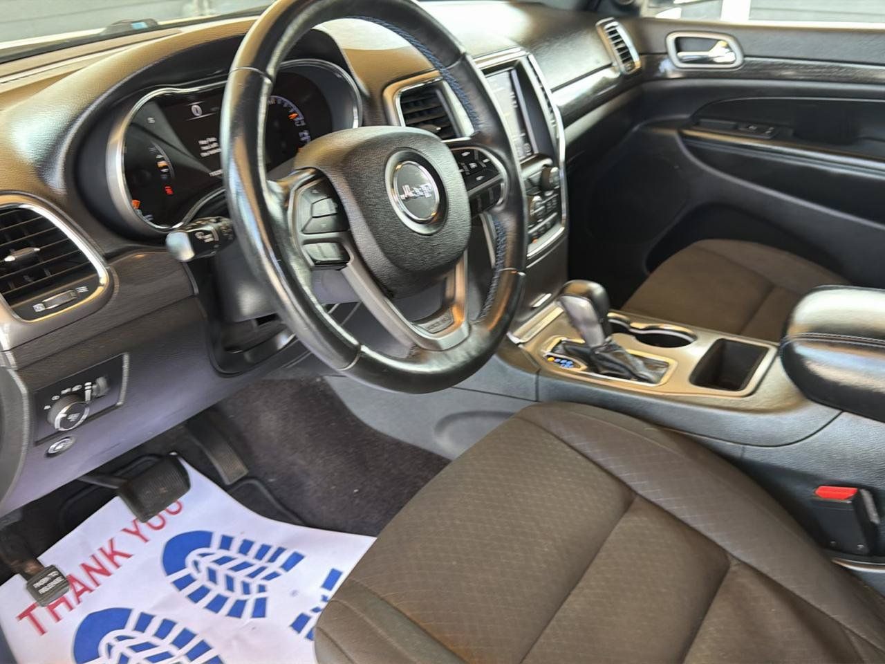 Used 2018 Jeep Grand Cherokee Laredo AWD/4WD image 13
