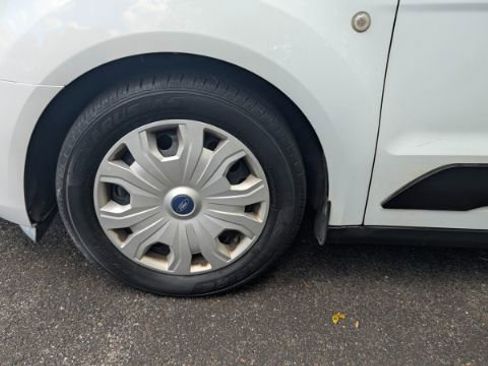 Used 2020 Ford Transit Connect XLT image 9