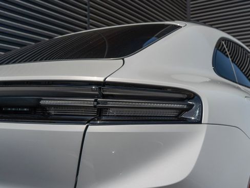 Used 2024 Porsche Macan 4 Electric AWD/4WD image 14