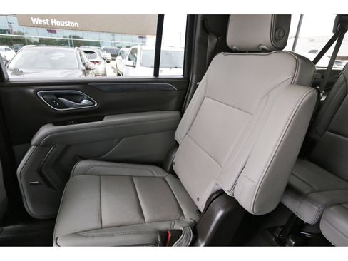 Used 2023 GMC Yukon XL SLT RWD image 13