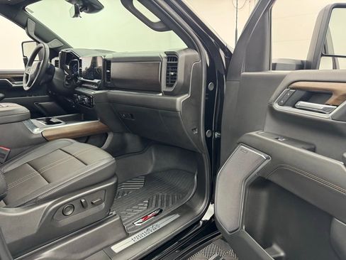 Used 2025 Chevrolet Silverado 2500 High Country w/ Technology Package AWD/4WD image 37