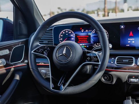 Used 2025 Mercedes-Benz GLE 450e GLE 450e image 16