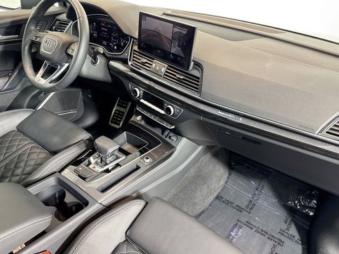 Used 2025 Audi SQ5 Prestige w/ Prestige Package AWD/4WD image 28
